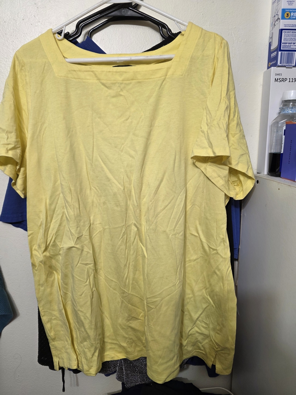 Lane Bryant Yellow Short Sleeve Crewneck Tee